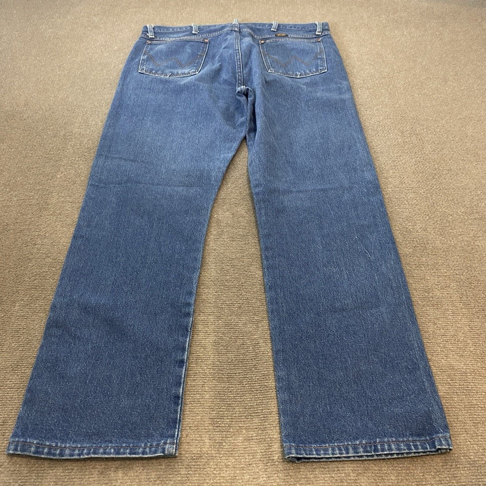 Wrangler Jeans Mens 40 Fits 39x32 Faded Blue 13MWZ Cowboy Cut Western Boots - Picture 2 of 10